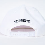 GORRA SUPREME LOGO DRAGÓN BLANCO