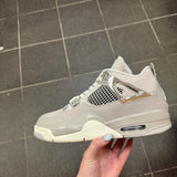Pre owned Retro 4 Frozen Moments